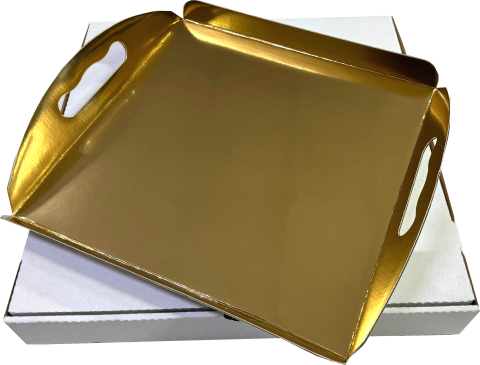 Cutii transport MCO ALB 24x24x4.5 cm + Tavi aurii cu maner 22.5x22.5x2 (4) cm (Pret la 50 buc)