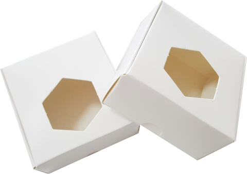 Cutii Albe cu fereastra decupata hexagon 5.5x5.5x2.5 cm (Pret la 100 buc)