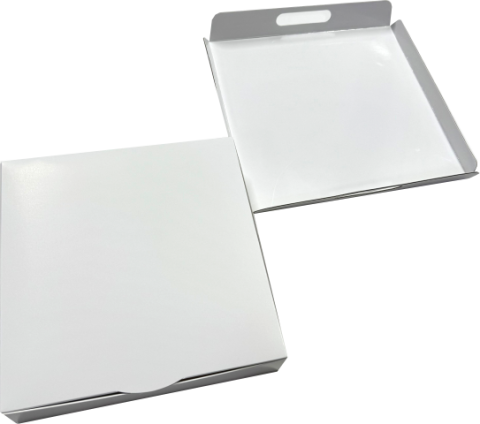 Cutii Prajituri 24x24x5 Albe + Tavi albe cu maner laminate 22.5x22.5x2 (4) cm (Pret la 50 buc)